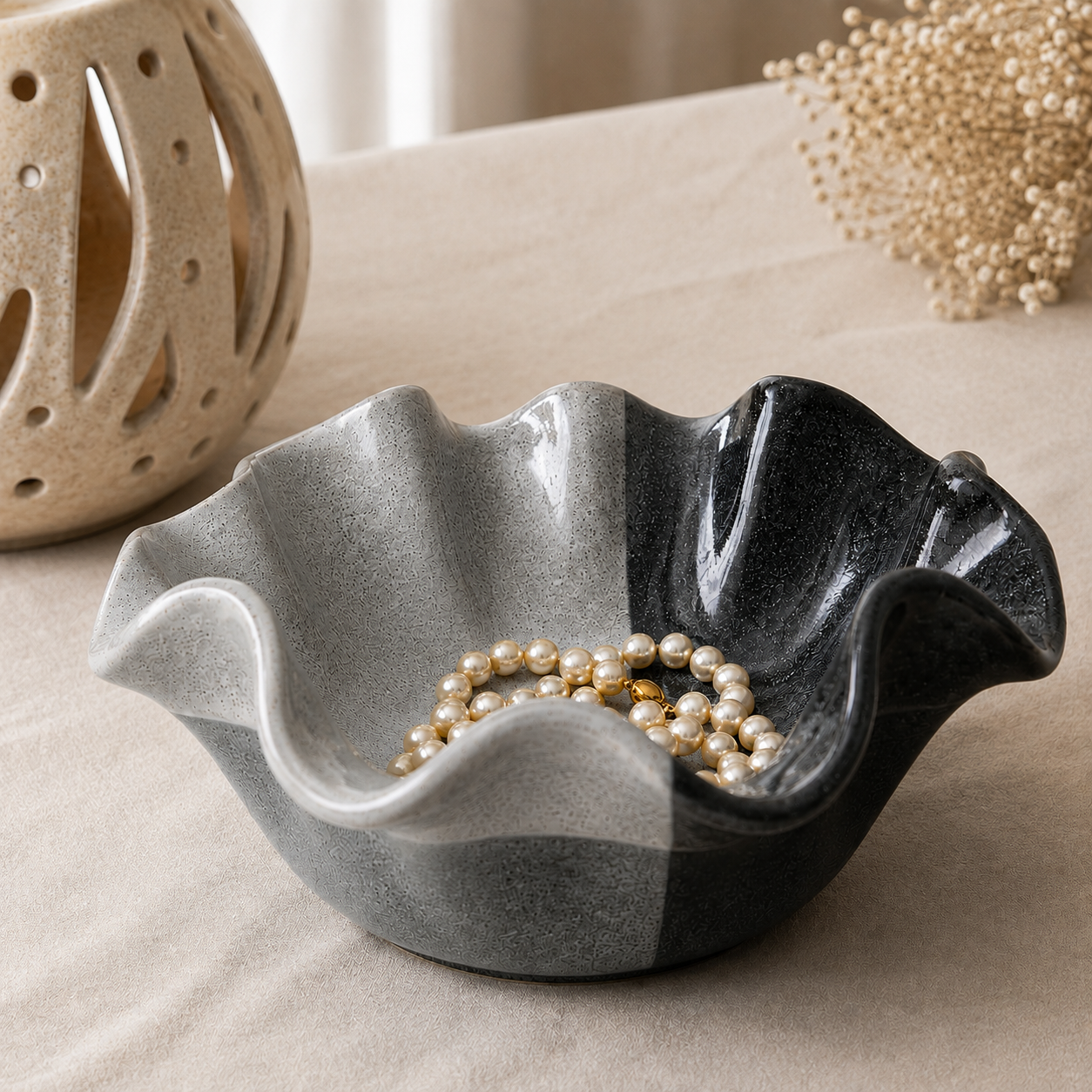 Ceramic Wavy Edge Decorative Bowl