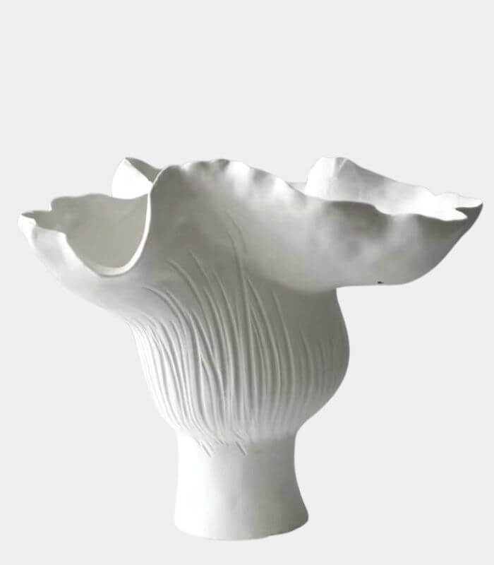 Petal Bloom Ceramic Vase – Handcrafted Sculptural Design