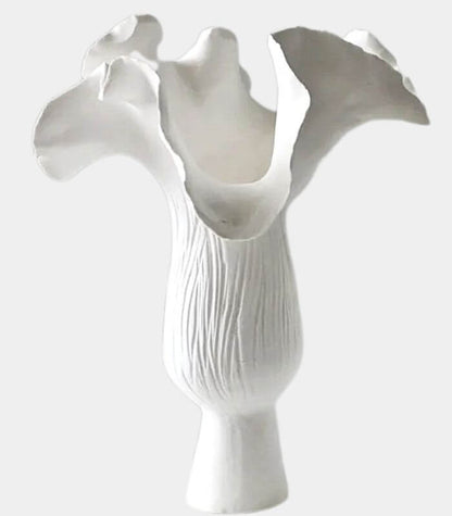 Petal Bloom Ceramic Vase – Handcrafted Sculptural Design