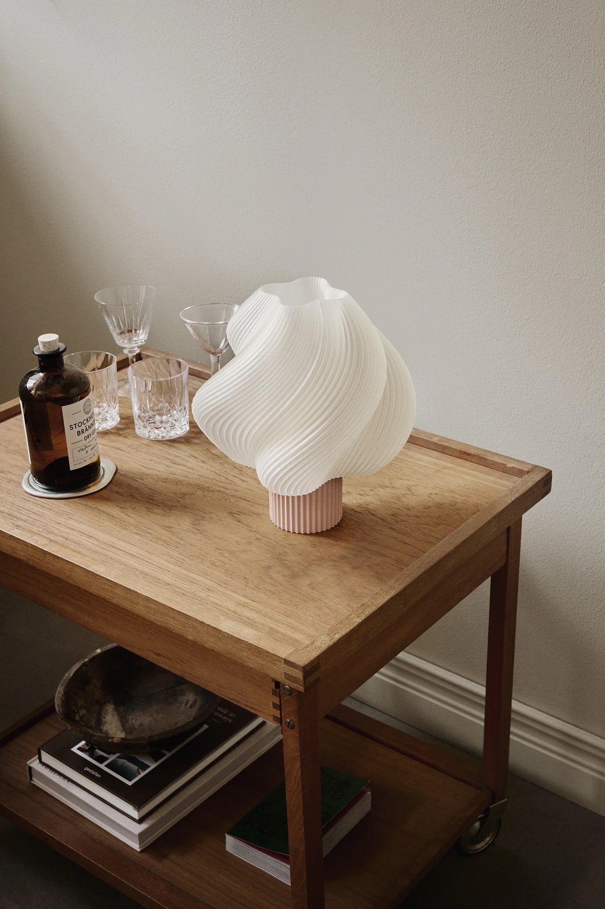 Crème Atelier soft serve lamp, Medium, Wild Strawberry