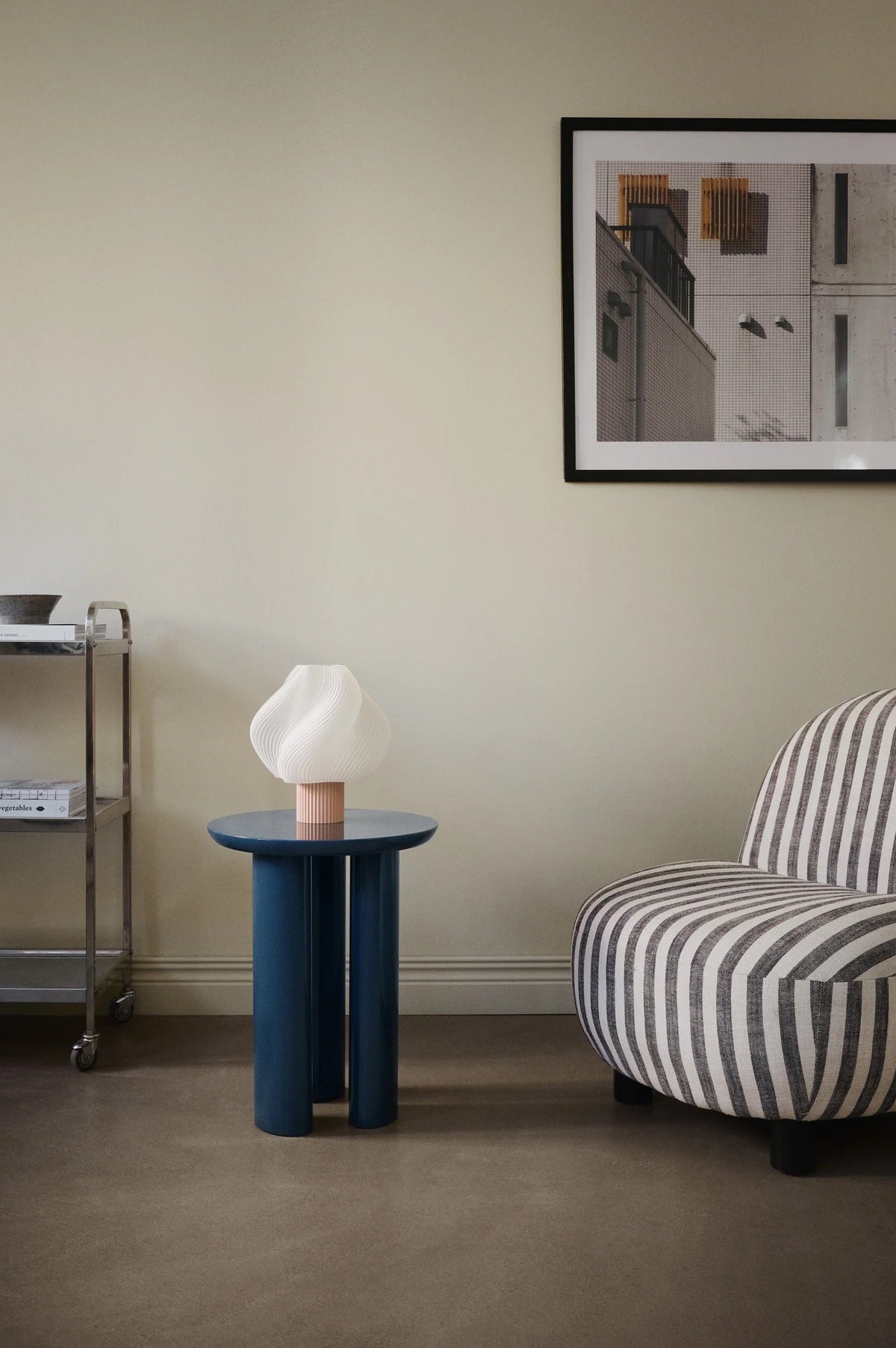 Crème Atelier soft serve lamp, Medium, Wild Strawberry